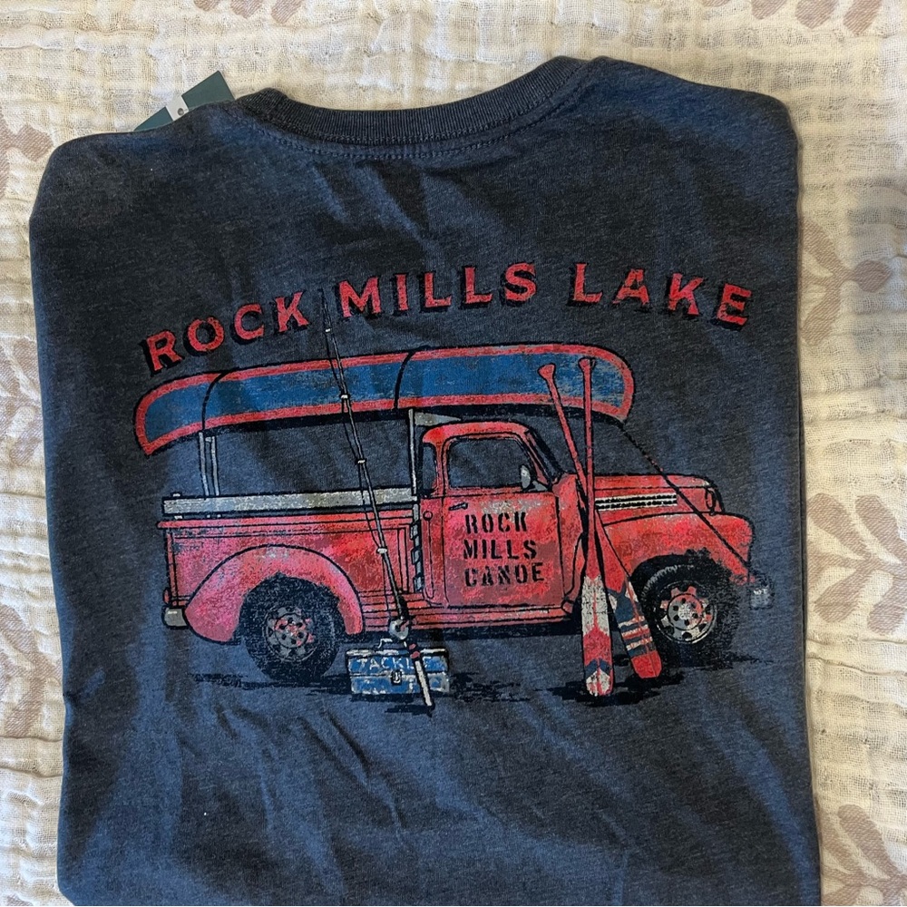 🍀 New G.H. Bass & Co vintage truck tee